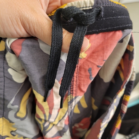 Patagonia floral swim bermuda outdoors hiking travel shorts drawstring small - Picture 7 of 8